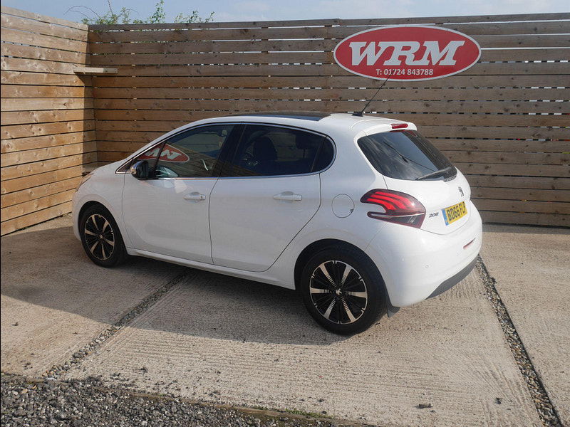Peugeot 208 1.2 PureTech Allure Premium Euro 6 5dr 5dr Manual 2025
