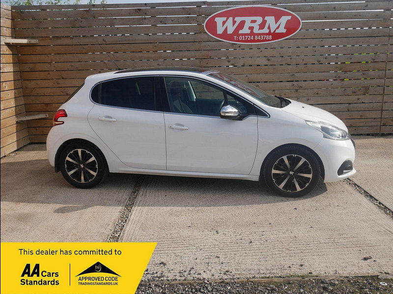 Peugeot 208 1.2 PureTech Allure Premium Euro 6 5dr 5dr Manual 2025