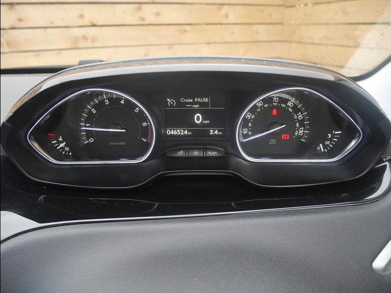 Peugeot 208 1.2 VTi PureTech Roland Garros Euro 5 5dr 5dr Manual 2025