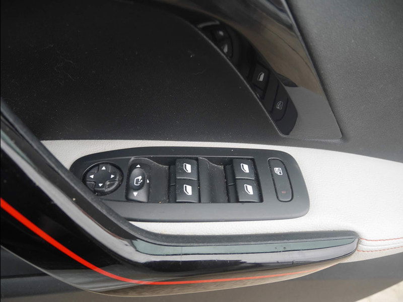Peugeot 208 1.2 VTi PureTech Roland Garros Euro 5 5dr 5dr Manual 2025