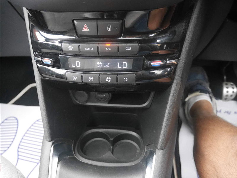 Peugeot 208 1.2 VTi PureTech Roland Garros Euro 5 5dr 5dr Manual 2025
