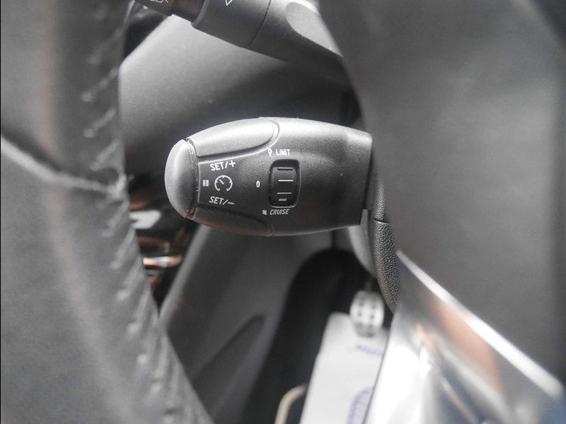 Peugeot 208 1.2 VTi PureTech Roland Garros Euro 5 5dr 5dr Manual 2025