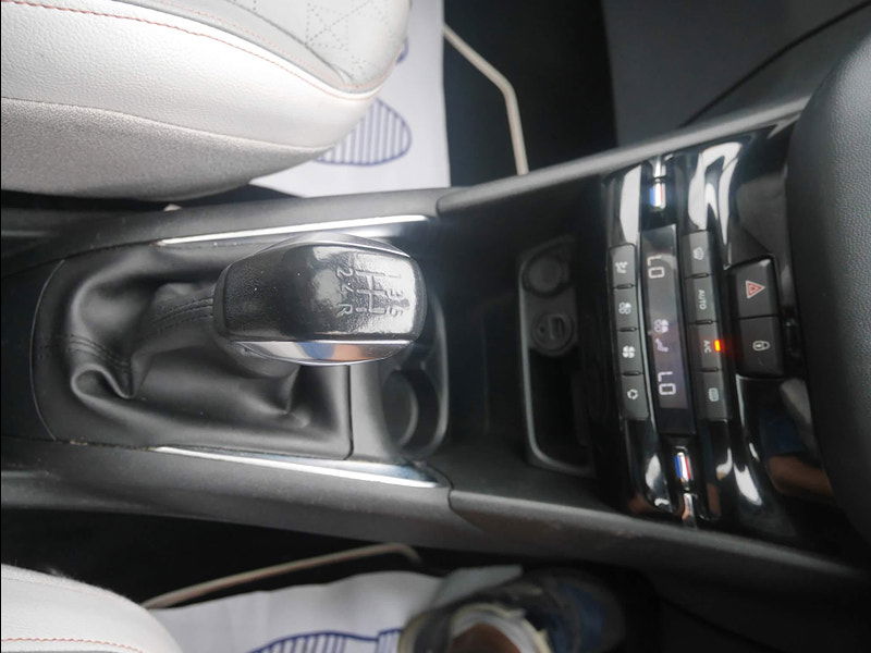 Peugeot 208 1.2 VTi PureTech Roland Garros Euro 5 5dr 5dr Manual 2025
