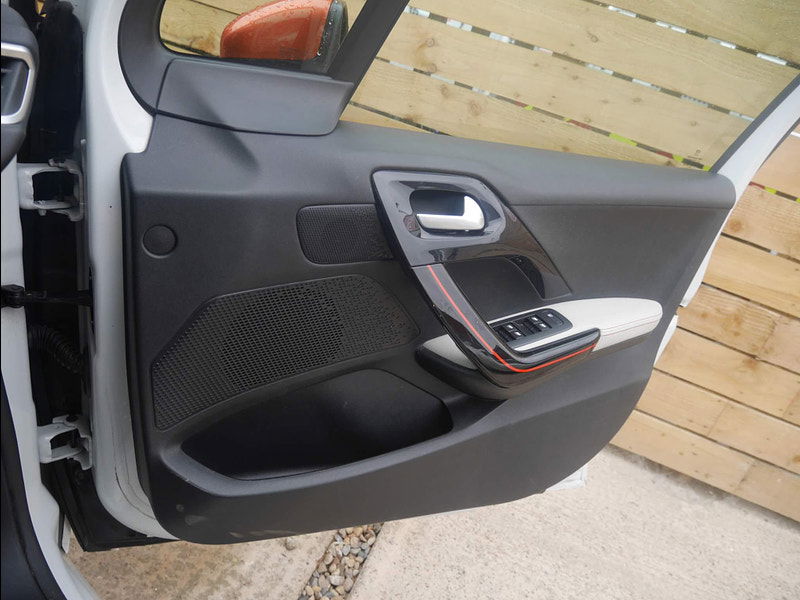 Peugeot 208 1.2 VTi PureTech Roland Garros Euro 5 5dr 5dr Manual 2025