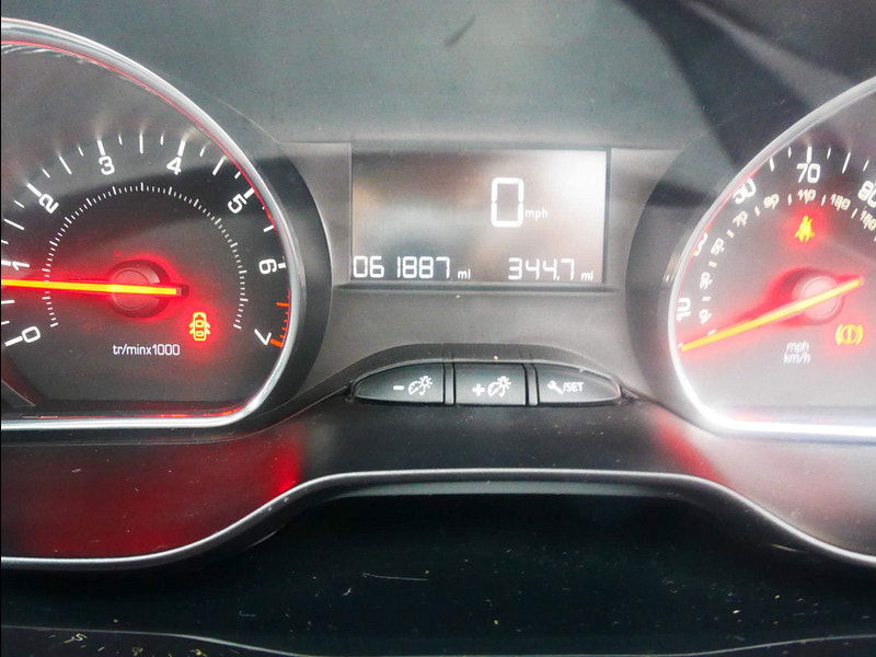 Peugeot 208 1.2 VTi PureTech Style Euro 6 3dr 3dr Manual 2025