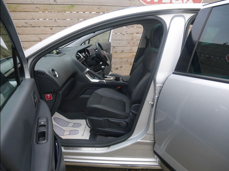 Peugeot 3008 1.6 HDi Allure SUV 5dr Diesel Manual Euro 5 (115 ps) 5dr Manual 2026