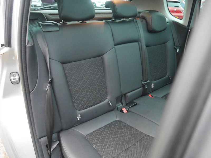 Peugeot 3008 1.6 HDi Allure SUV 5dr Diesel Manual Euro 5 (115 ps) 5dr Manual 2026