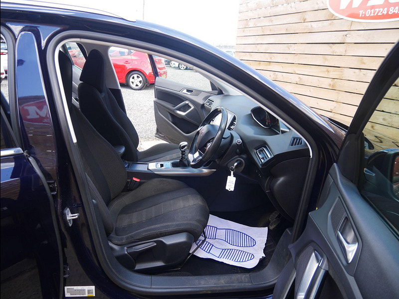 Peugeot 308 SW 1.6 HDi Allure Euro 5 (s/s) 5dr 5dr Manual 2025