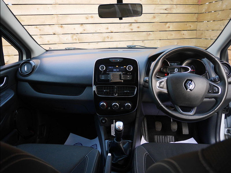 Renault Clio 0.9 TCe Play Euro 6 (s/s) 5dr 5dr Manual 2025