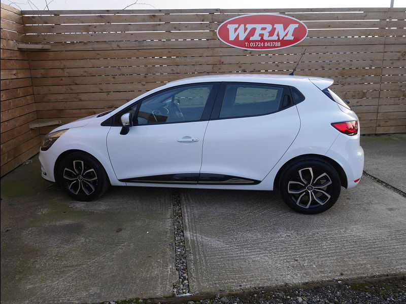 Renault Clio 0.9 TCe Play Euro 6 (s/s) 5dr 5dr Manual 2025