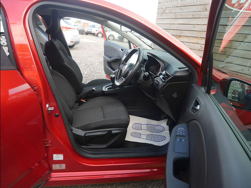 Renault Clio 1.0 TCe Iconic Hatchback 5dr Petrol Manual Euro 6 (s/s) (100 ps) 5dr Manual 2025