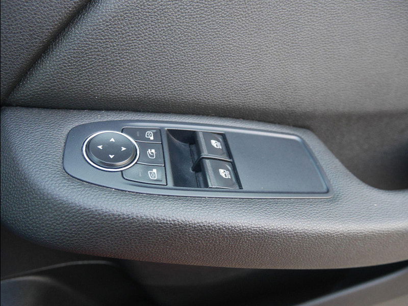 Renault Clio 1.0 TCe Iconic Hatchback 5dr Petrol Manual Euro 6 (s/s) (100 ps) 5dr Manual 2025