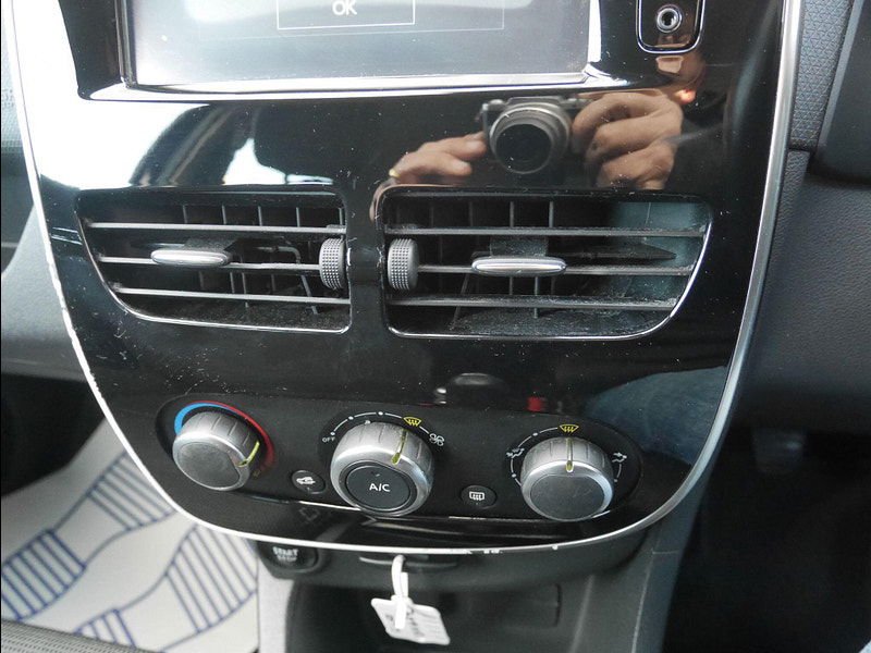 Renault Clio 1.2 16V Dynamique Nav Hatchback 5dr Petrol Manual Euro 6 (75 ps) 5dr Manual 2025