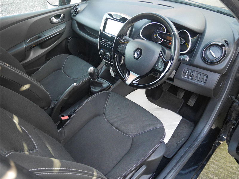 Renault Clio 1.2 16V Dynamique Nav Hatchback 5dr Petrol Manual Euro 6 (75 ps) 5dr Manual 2025