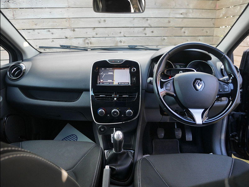 Renault Clio 1.2 16V Dynamique Nav Hatchback 5dr Petrol Manual Euro 6 (75 ps) 5dr Manual 2025