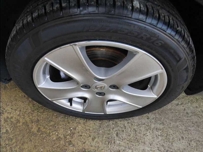 Renault Clio 1.2 16V Dynamique Nav Hatchback 5dr Petrol Manual Euro 6 (75 ps) 5dr Manual 2025