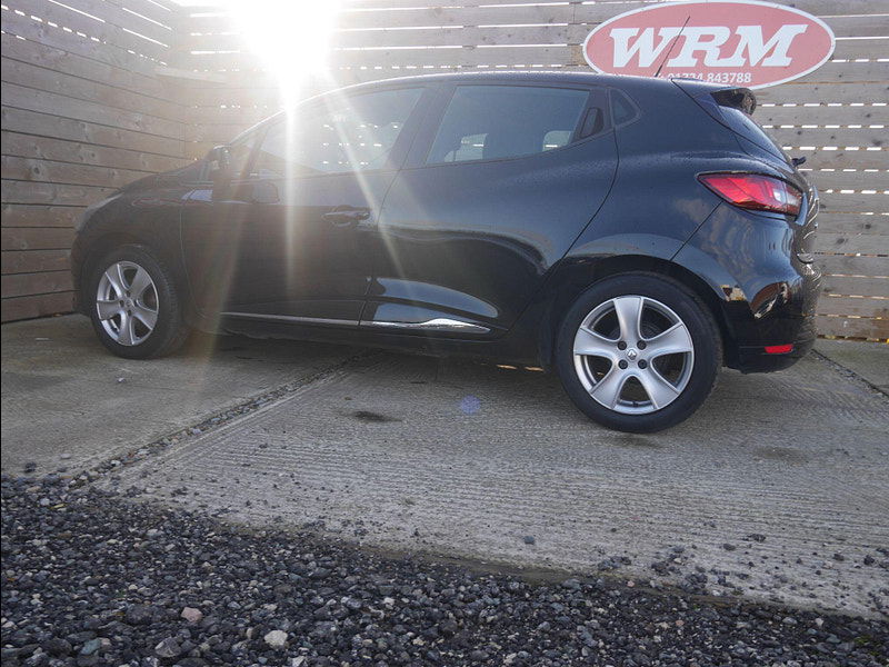 Renault Clio 1.2 16V Dynamique Nav Hatchback 5dr Petrol Manual Euro 6 (75 ps) 5dr Manual 2025