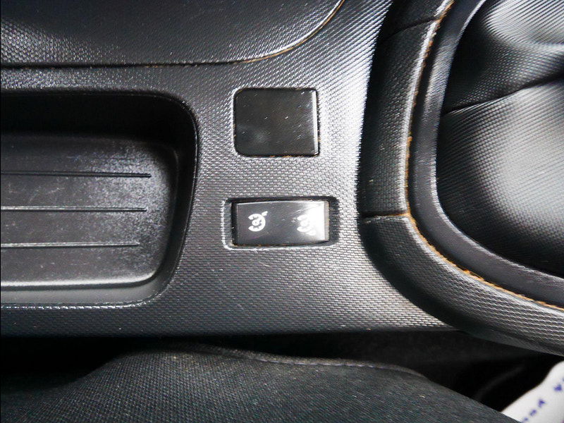 Renault Clio 1.2 16V Expression + Hatchback 5dr Petrol Manual Euro 5 (75 ps) 5dr Manual 2025