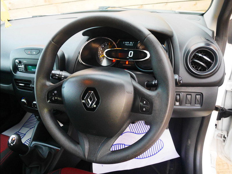 Renault Clio 1.2 16V Expression + Hatchback 5dr Petrol Manual Euro 5 (75 ps) 5dr Manual 2025