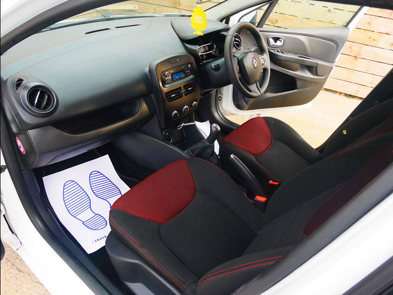 Renault Clio 1.2 16V Expression + Hatchback 5dr Petrol Manual Euro 5 (75 ps) 5dr Manual 2025