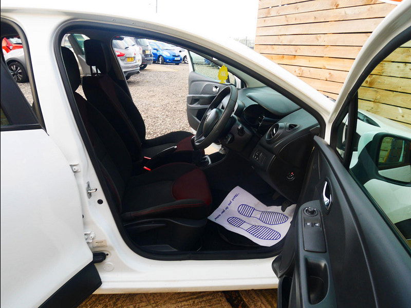 Renault Clio 1.2 16V Expression + Hatchback 5dr Petrol Manual Euro 5 (75 ps) 5dr Manual 2025