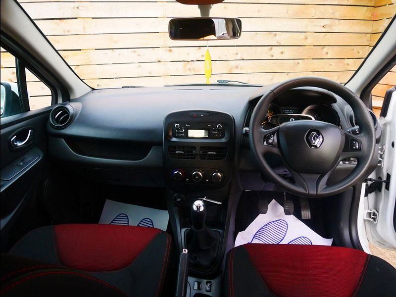 Renault Clio 1.2 16V Expression + Hatchback 5dr Petrol Manual Euro 5 (75 ps) 5dr Manual 2025