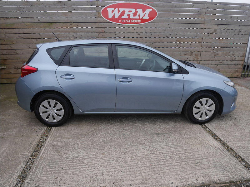 Toyota Auris 1.4 D-4D Active Hatchback 5dr Diesel Manual Euro 5 (s/s) (90 ps) 5dr Manual 2026