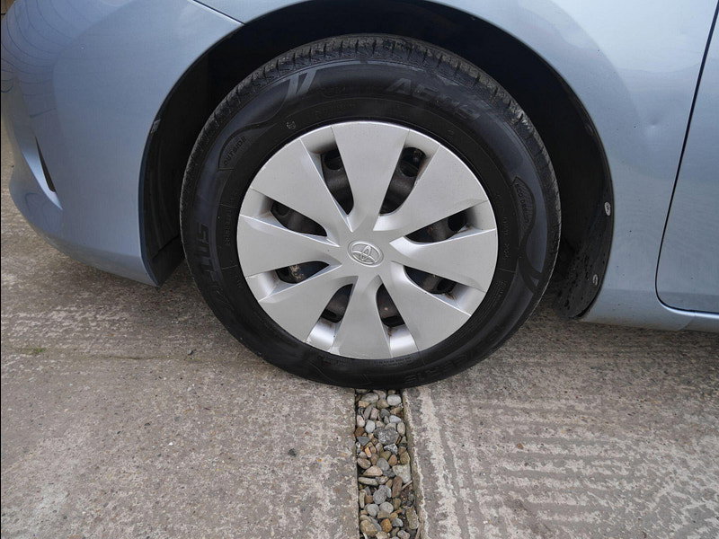 Toyota Auris 1.4 D-4D Active Hatchback 5dr Diesel Manual Euro 5 (s/s) (90 ps) 5dr Manual 2026