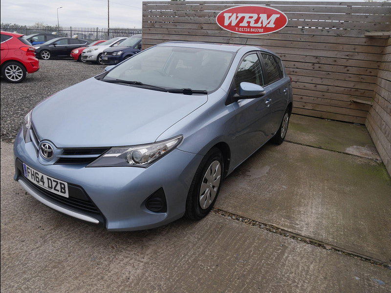 Toyota Auris 1.4 D-4D Active Hatchback 5dr Diesel Manual Euro 5 (s/s) (90 ps) 5dr Manual 2026