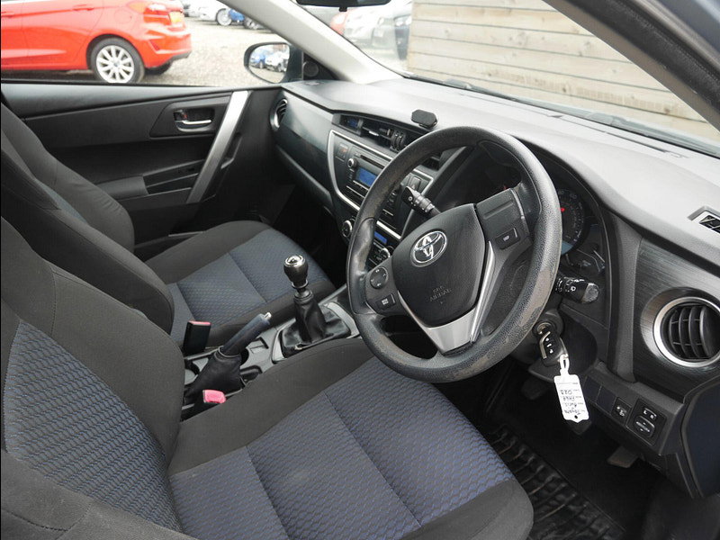 Toyota Auris 1.4 D-4D Active Hatchback 5dr Diesel Manual Euro 5 (s/s) (90 ps) 5dr Manual 2026