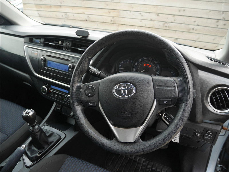 Toyota Auris 1.4 D-4D Active Hatchback 5dr Diesel Manual Euro 5 (s/s) (90 ps) 5dr Manual 2026