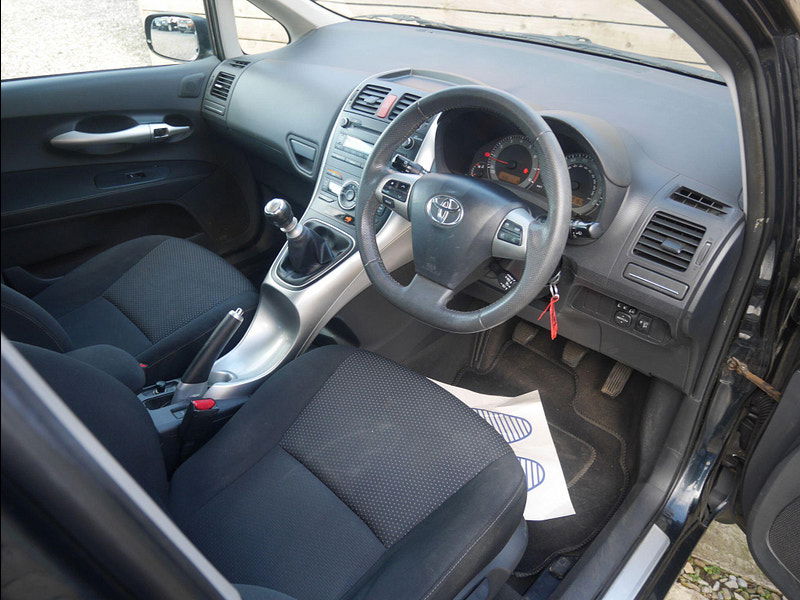 Toyota Auris 1.6 V-Matic TR Hatchback 5dr Petrol Manual Euro 5 (132 ps) 5dr Manual 2025