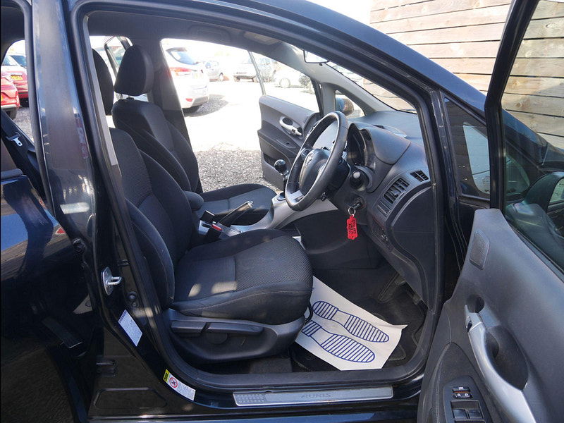 Toyota Auris 1.6 V-Matic TR Hatchback 5dr Petrol Manual Euro 5 (132 ps) 5dr Manual 2025