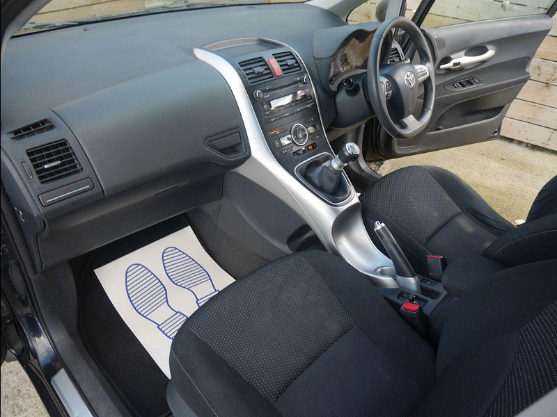 Toyota Auris 1.6 V-Matic TR Hatchback 5dr Petrol Manual Euro 5 (132 ps) 5dr Manual 2025