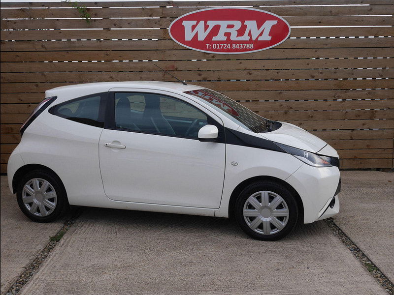 Toyota Aygo 1.0 VVT-i x-play Euro 5 3dr Euro 5 3dr Manual 2025
