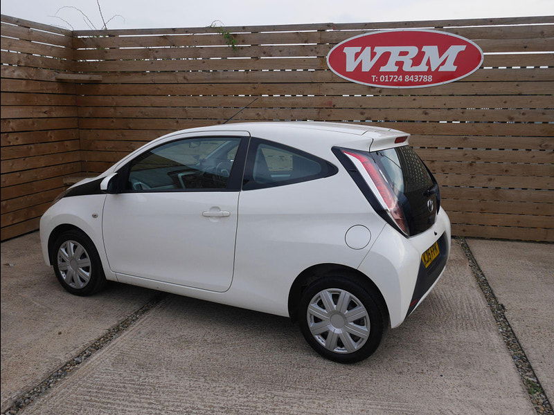 Toyota Aygo 1.0 VVT-i x-play Euro 5 3dr Euro 5 3dr Manual 2025