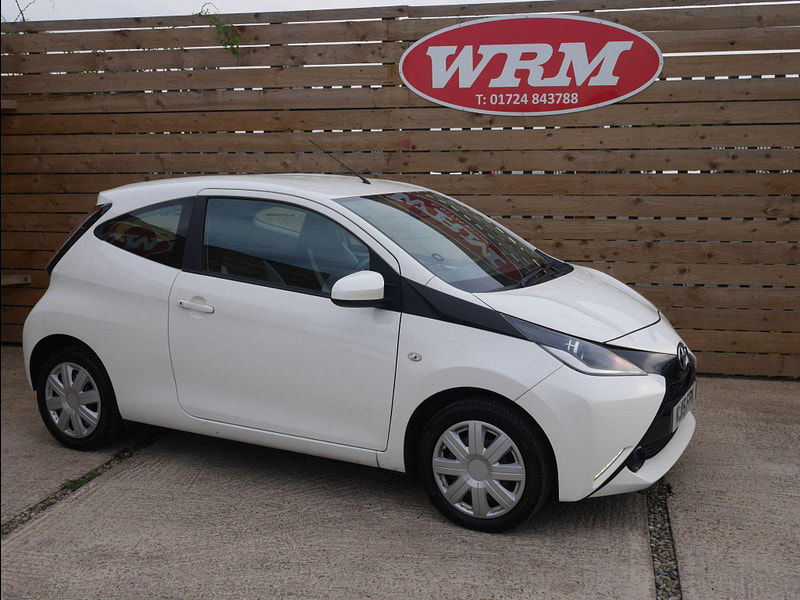 Toyota Aygo 1.0 VVT-i x-play Euro 5 3dr Euro 5 3dr Manual 2025