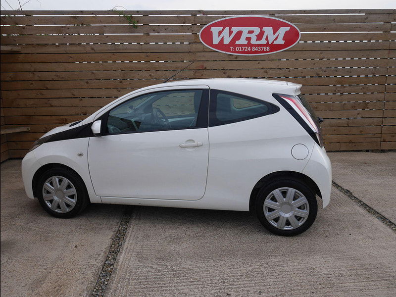 Toyota Aygo 1.0 VVT-i x-play Euro 5 3dr Euro 5 3dr Manual 2025