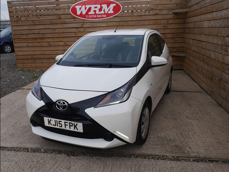 Toyota Aygo 1.0 VVT-i x-play Euro 5 3dr Euro 5 3dr Manual 2025