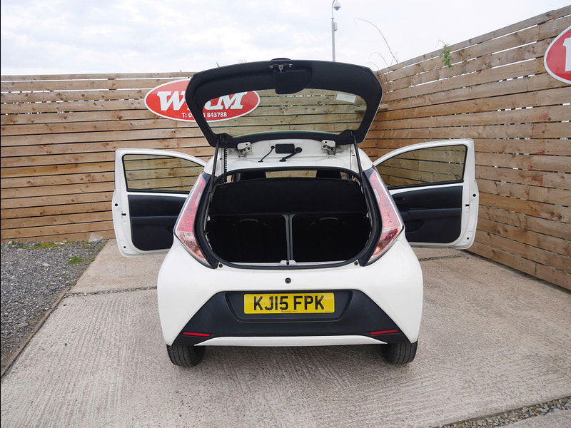 Toyota Aygo 1.0 VVT-i x-play Euro 5 3dr Euro 5 3dr Manual 2025