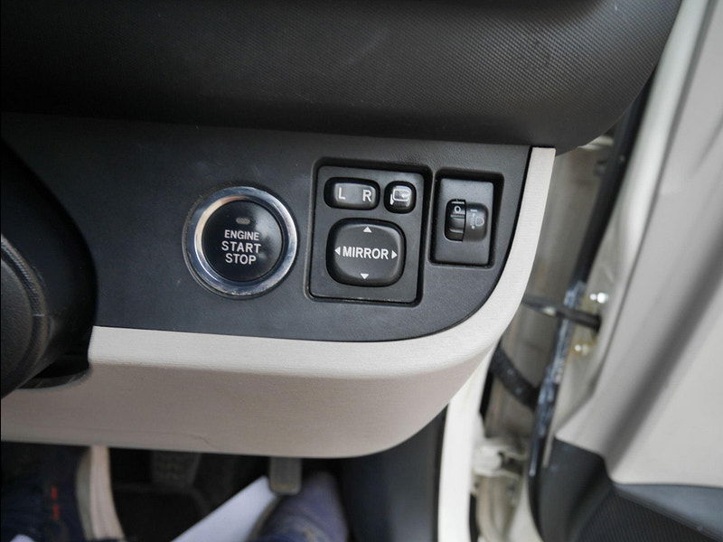 Toyota IQ 1.0 VVT-i 2 Euro 5 3dr 3dr Manual 2025