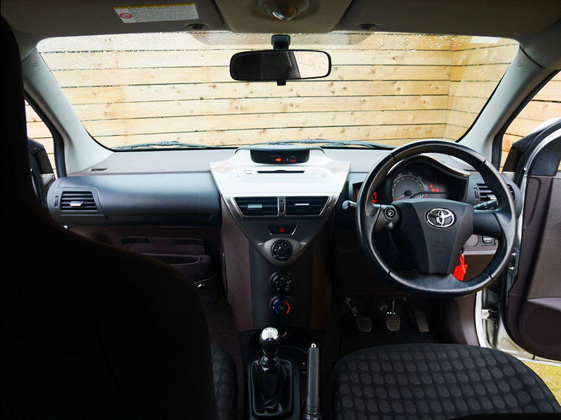 Toyota IQ 1.0 VVT-i Euro 4 3dr 3dr Manual 2025