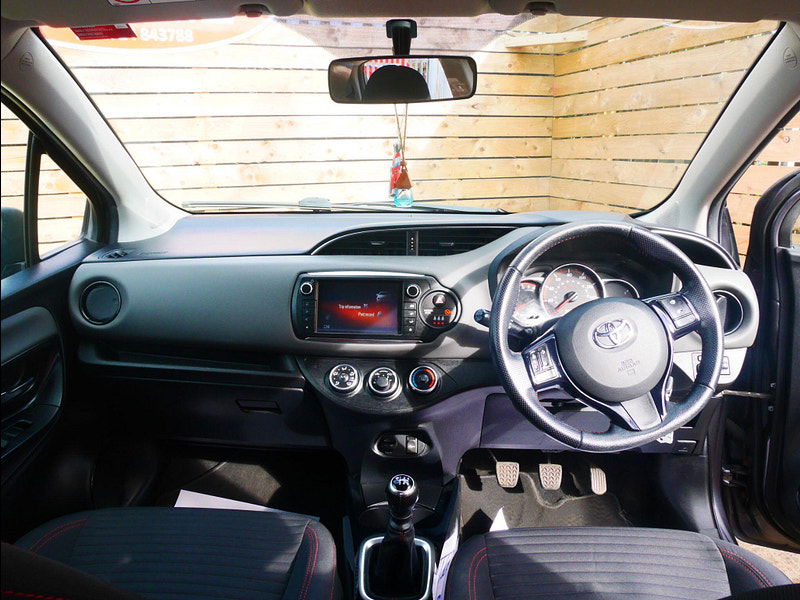 Toyota Yaris 1.33 Dual VVT-i Sport Euro 5 5dr Euro 5 5dr Manual 2025