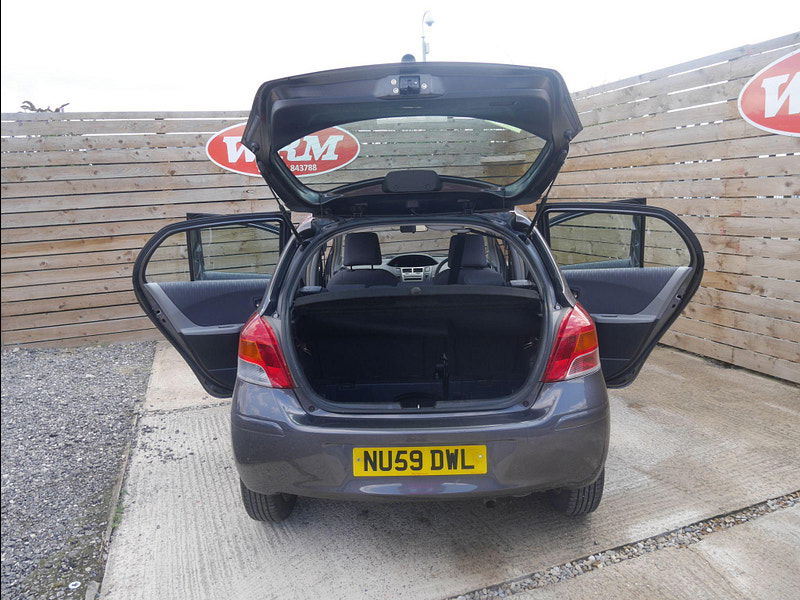 Toyota Yaris 1.33 Dual VVT-i TR Euro 4 (s/s) 5dr 5dr Manual 2025