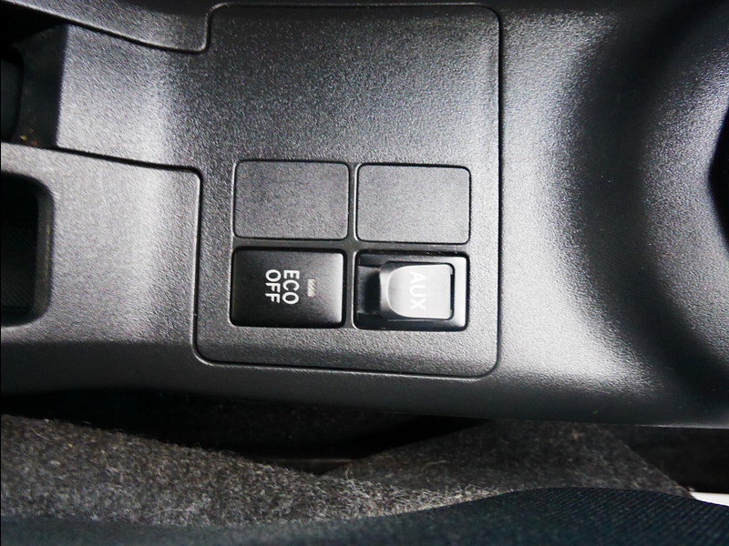 Toyota Yaris 1.33 Dual VVT-i TR Hatchback 5dr Petrol Manual Euro 4 (s/s) (101 ps) 5dr Manual 2026