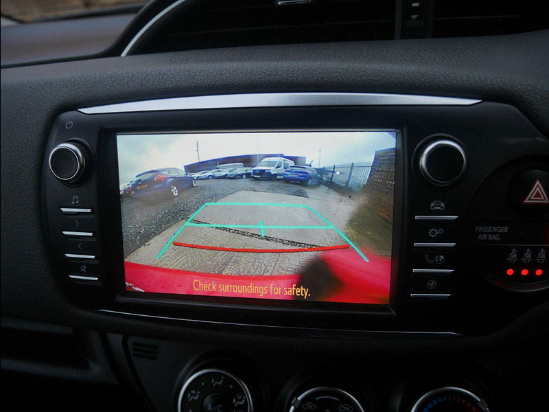 Toyota Yaris 1.5 VVT-i Icon Tech Hatchback 5dr Petrol Manual Euro 6 (111 ps) 5dr Manual 2026