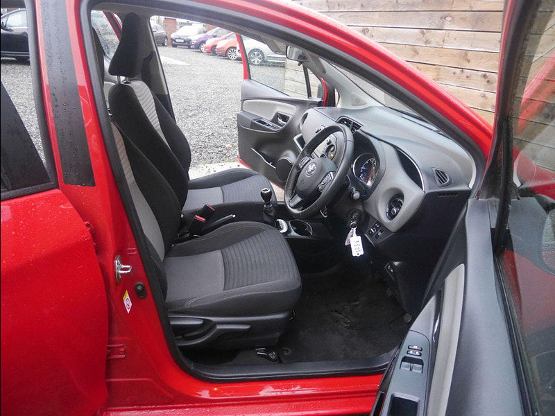 Toyota Yaris 1.5 VVT-i Icon Tech Hatchback 5dr Petrol Manual Euro 6 (111 ps) 5dr Manual 2026