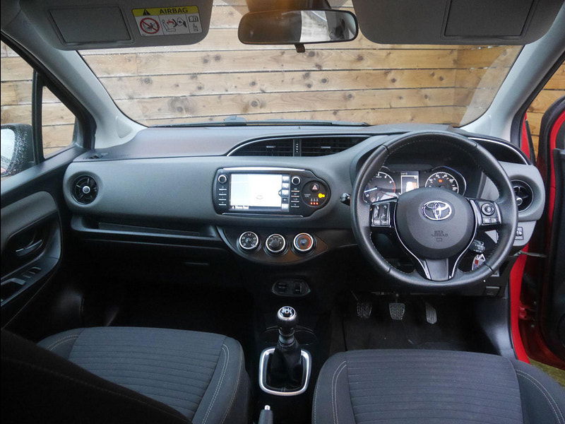 Toyota Yaris 1.5 VVT-i Icon Tech Hatchback 5dr Petrol Manual Euro 6 (111 ps) 5dr Manual 2026