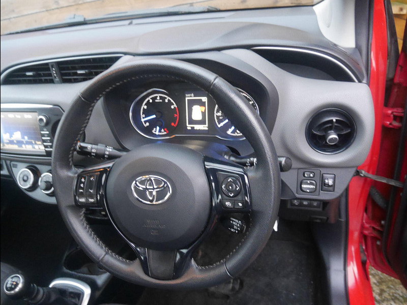 Toyota Yaris 1.5 VVT-i Icon Tech Hatchback 5dr Petrol Manual Euro 6 (111 ps) 5dr Manual 2026