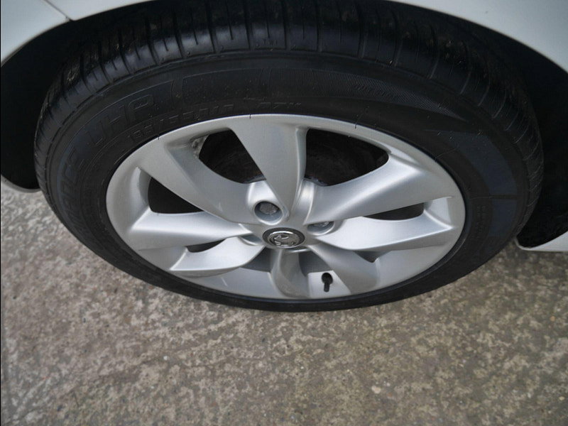 Vauxhall ADAM 1.4 16v JAM Hatchback 3dr Petrol Manual Euro 5 (87 ps) 3dr Manual 2026